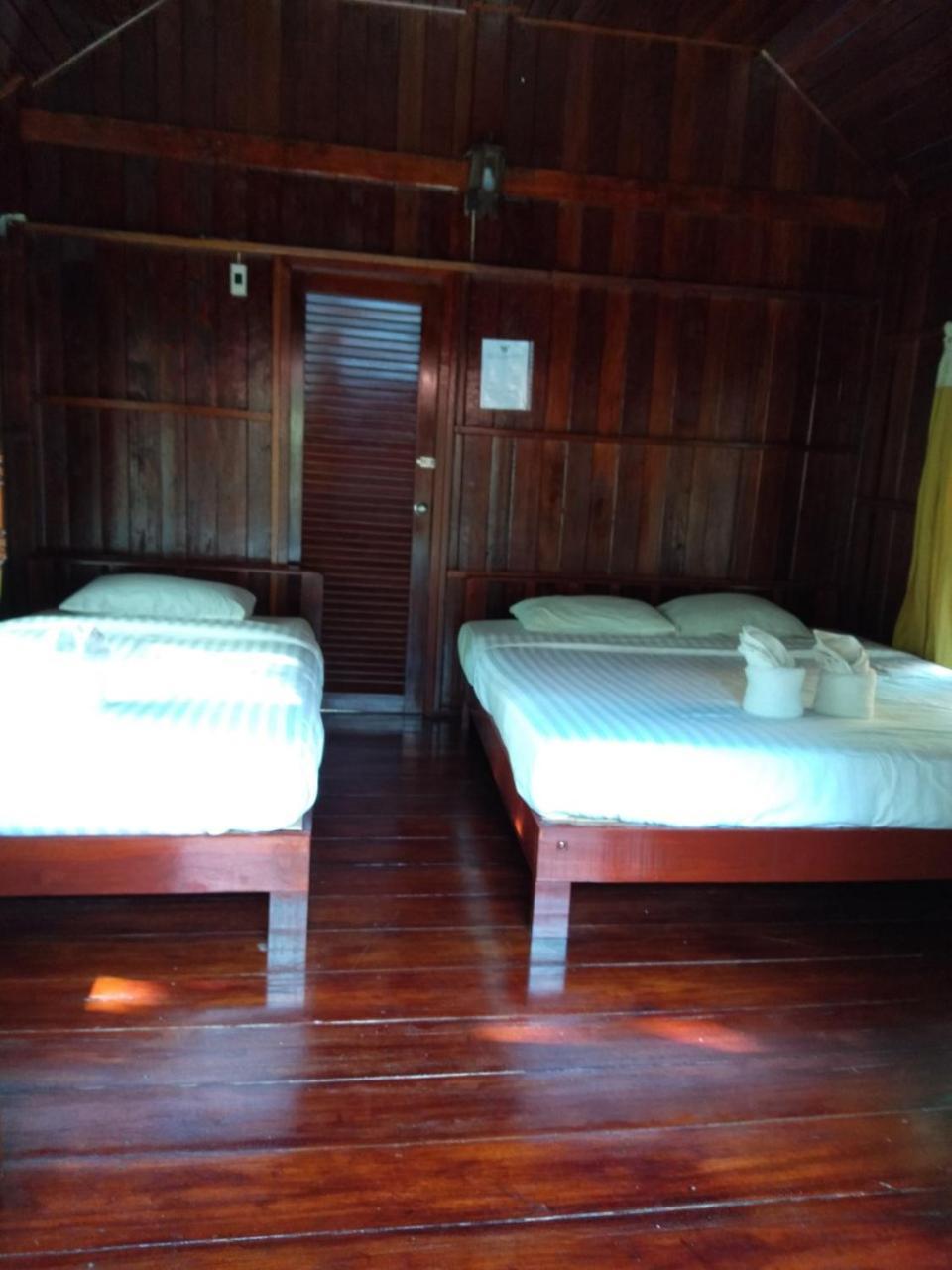 Frog Beach House Koh Phayam Eksteriør bilde