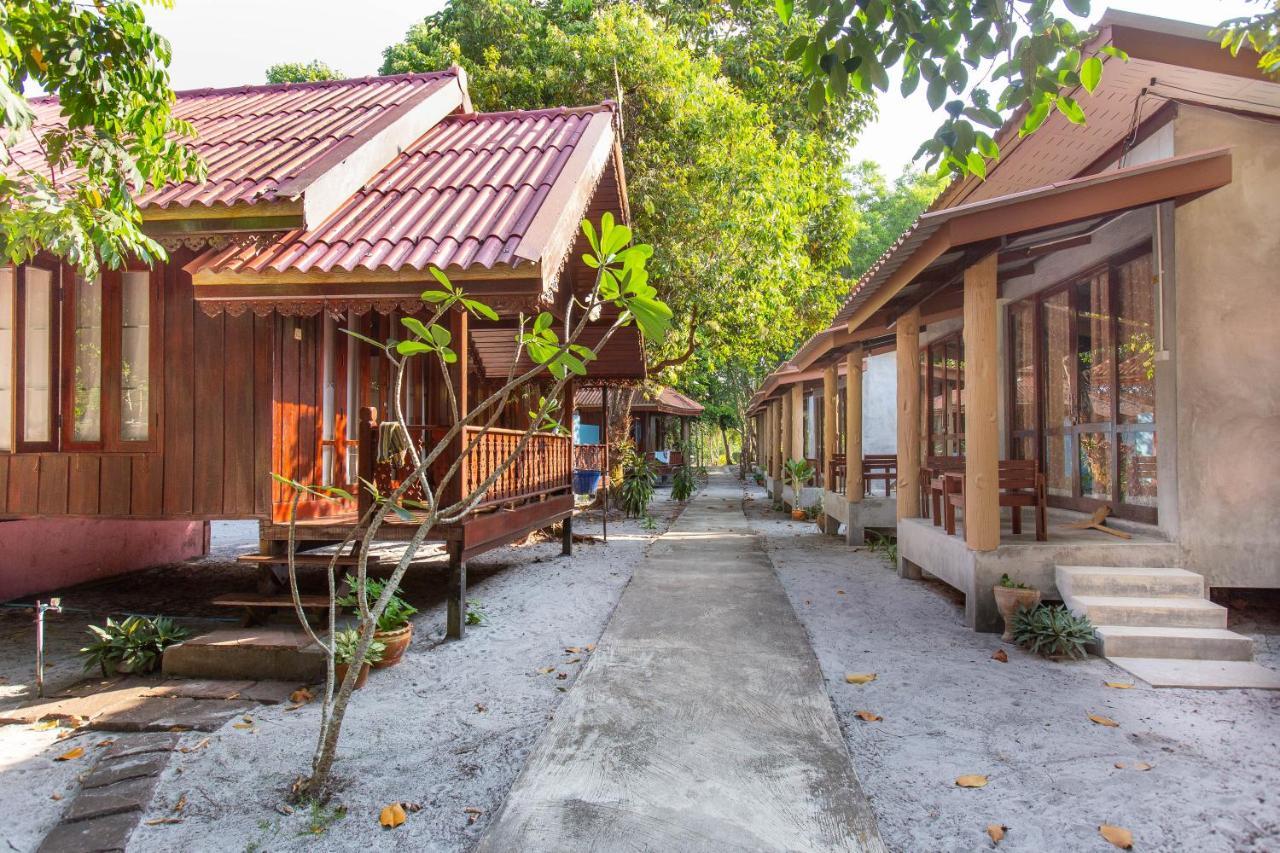 Frog Beach House Koh Phayam Eksteriør bilde